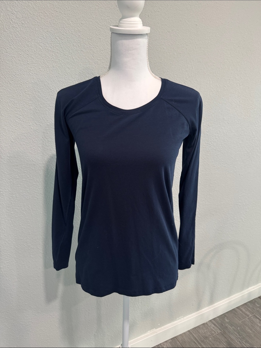 lululemon athletica Navy Long Sleeve Scoop Neck Tee